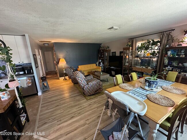 Building Photo - 4406 Sherwood Blvd