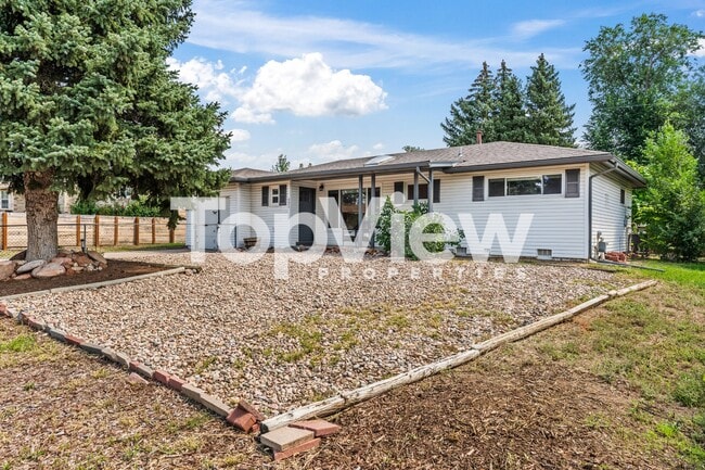 Primary Photo - 221 Everett Dr