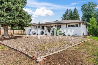 Building Photo - 221 Everett Dr