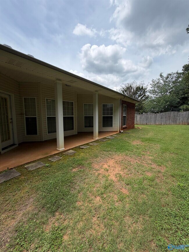 Building Photo - 216 Horseshoe Bend S