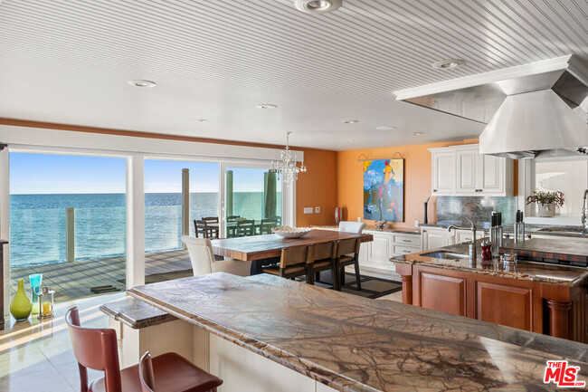 Building Photo - 26956 Malibu Cove Colony Dr