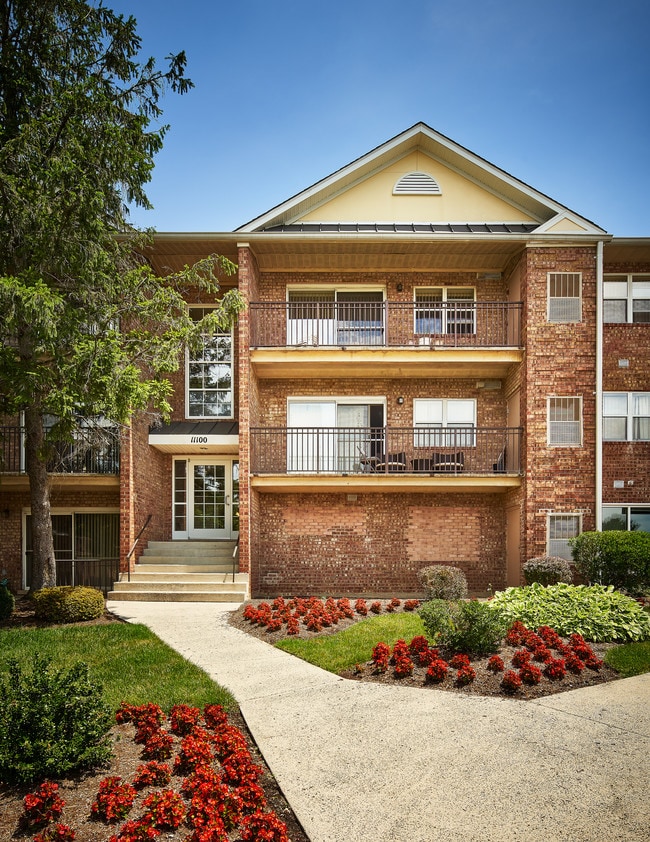Building Photo - Cavalier Court