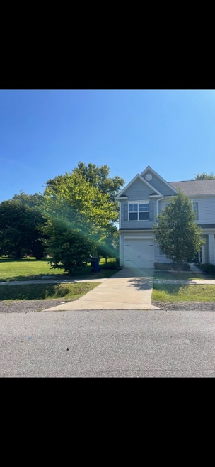 Building Photo - 203 Thompson Ave