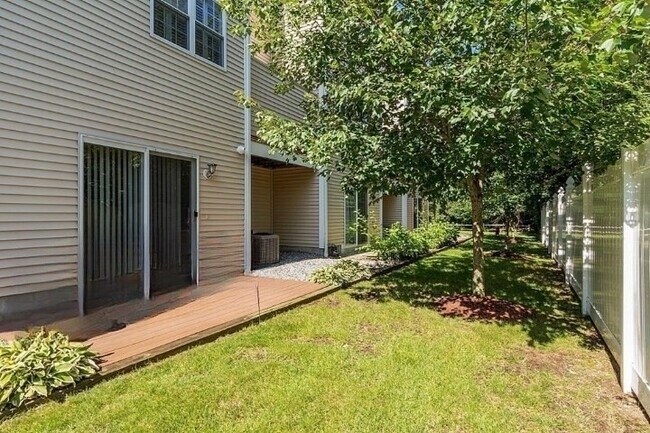 Building Photo - 36 Middlesex Ave