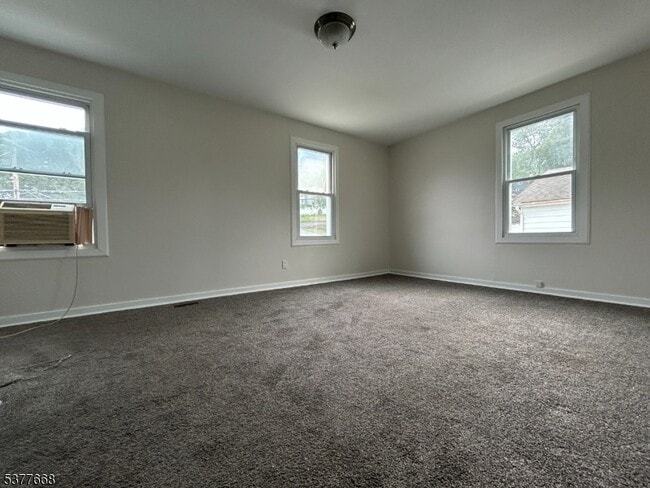Building Photo - 135 W Chrystal St