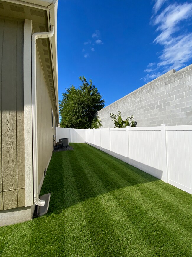 Building Photo - Unlock Space, Privacy & Convenience in One Place