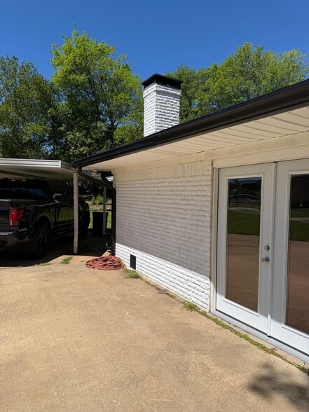 Building Photo - 200 Cowles St