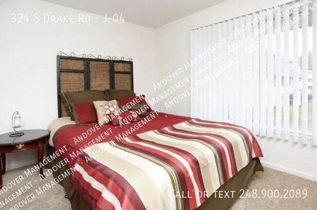 Building Photo - 324 S Drake Rd