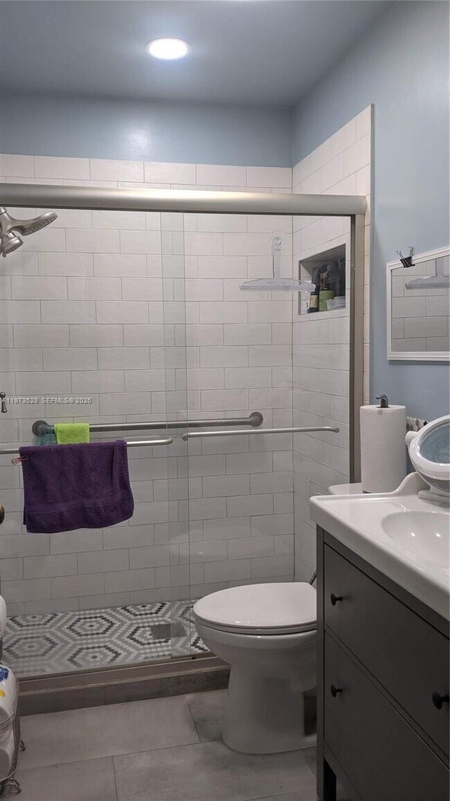 Building Photo - 15509 N Miami Lakeway