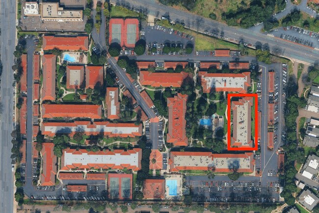 Building Photo - 10767 San Diego Mission Rd