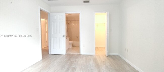 Building Photo - 2616 SE 14th Ave