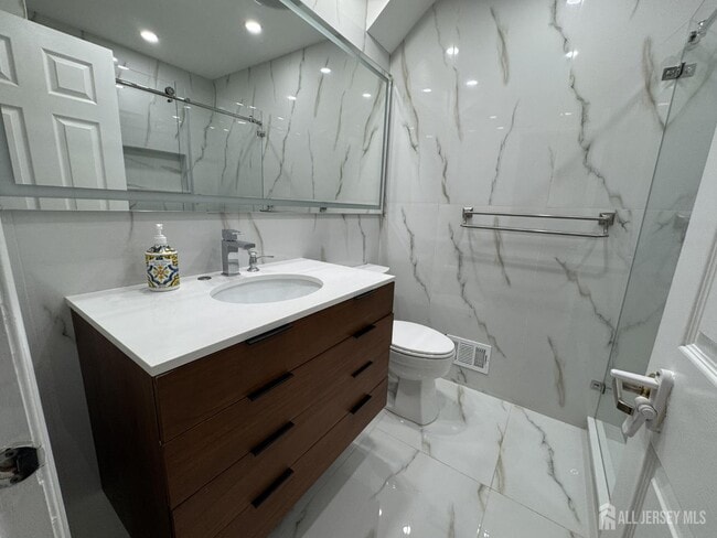 Building Photo - 22 Briarwood Ct