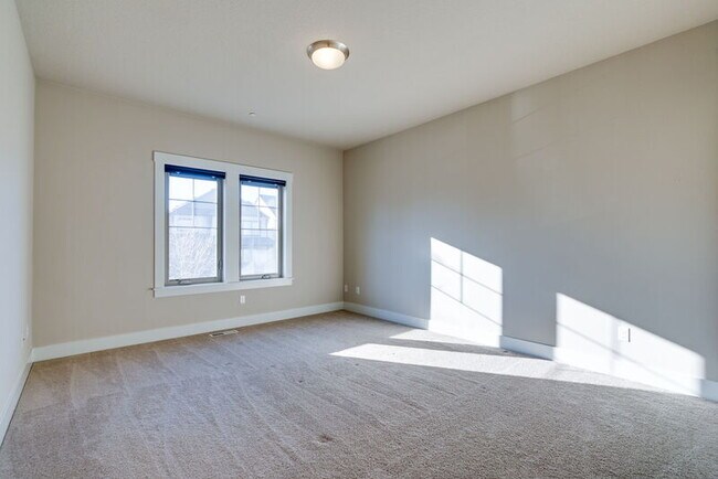 Building Photo - 11741 SW Barcelona St