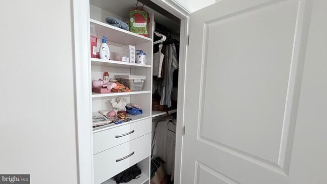 Building Photo - 20 Nelsons Wy