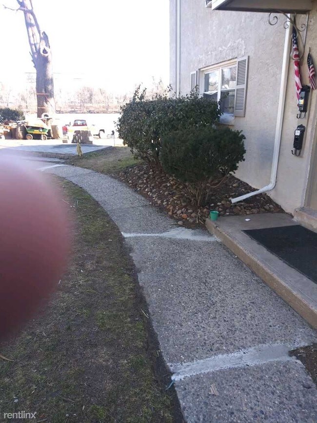 Building Photo - 41 N Delaware Ave