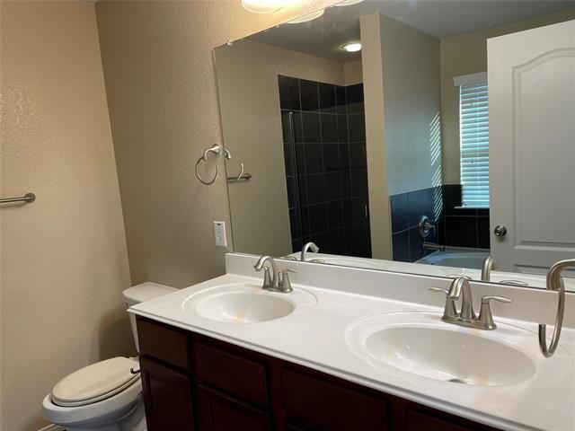 Building Photo - 9320 Jerico Dr