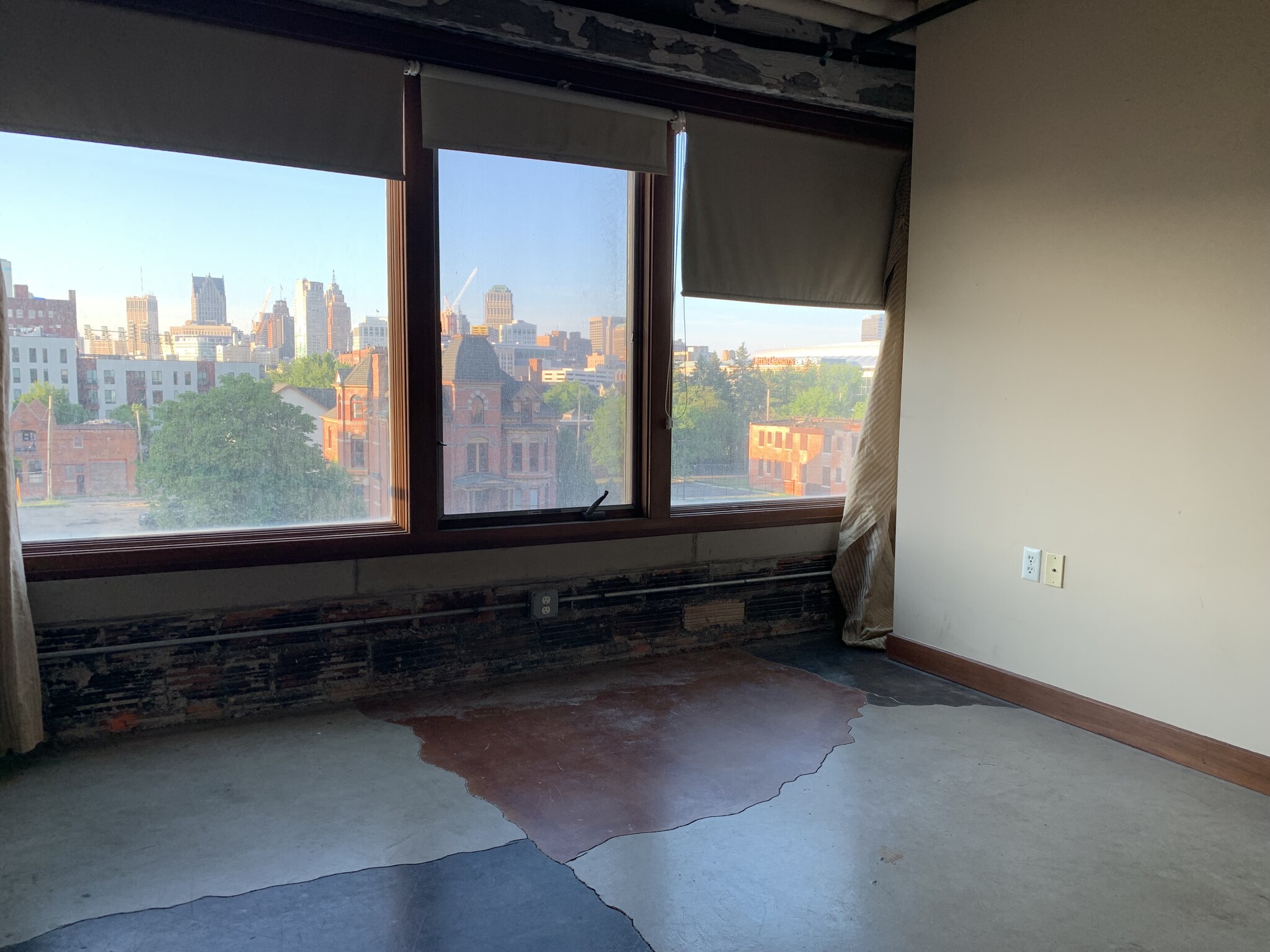 2nd bedroom with view - 2915 John R St