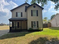 Building Photo - 10101 Stephenson Ln