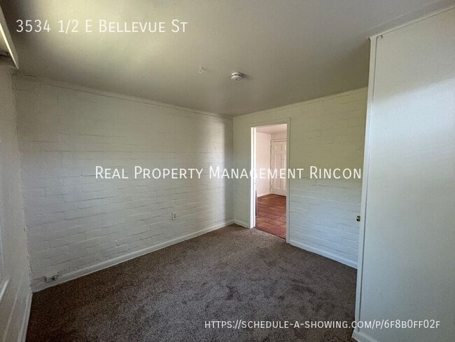 Building Photo - 3534 1/2 E Bellevue St-