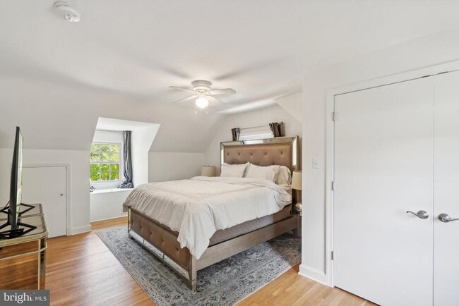 Building Photo - 5802 Ryland Dr