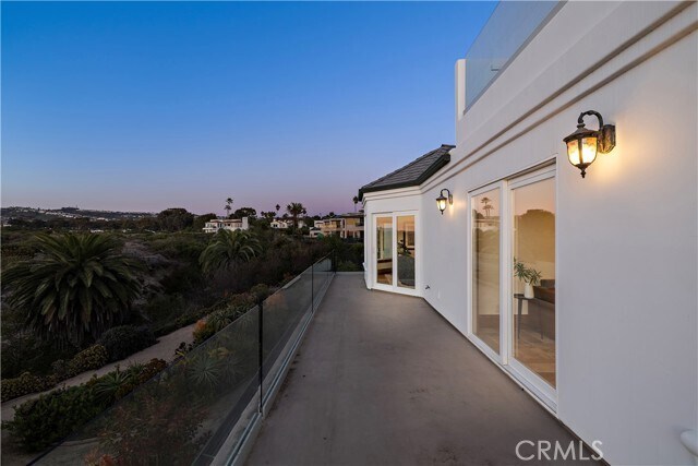 Building Photo - 3811 Vista Blanca