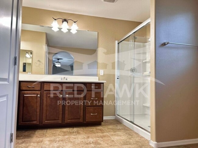 Building Photo - 850 S Henry Ln