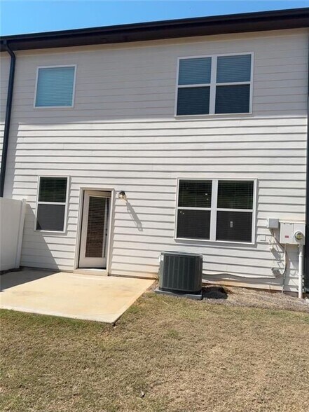Building Photo - 4695 Cypress Pk Dr