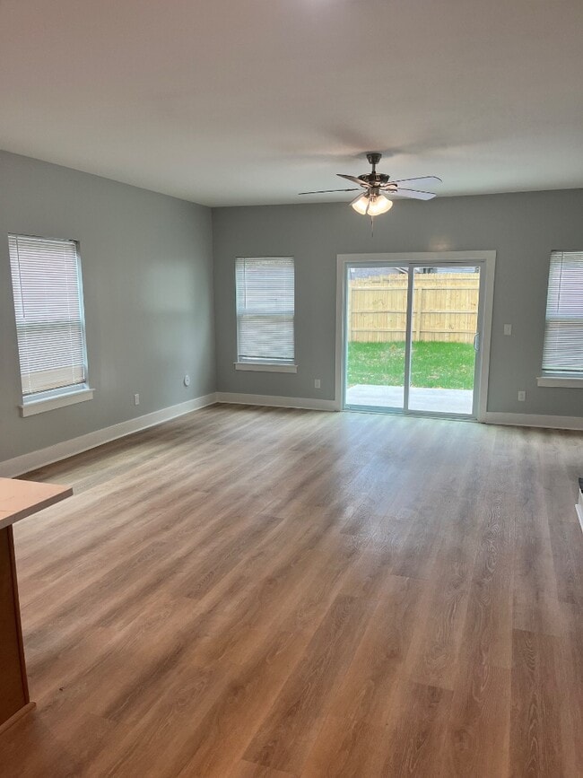 Building Photo - 1815 Newcastle St