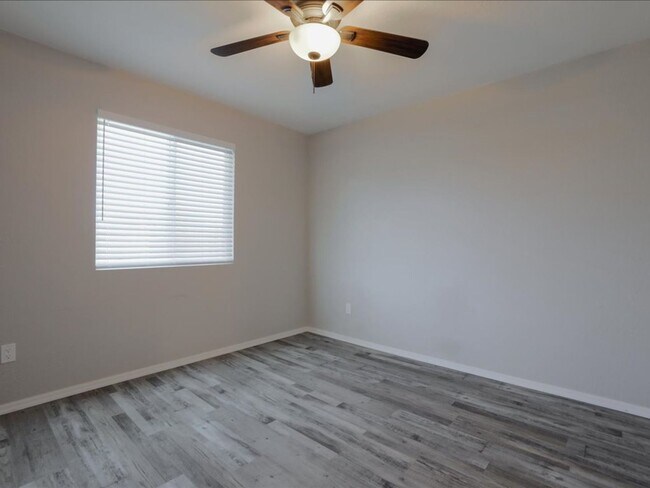 Building Photo - Spacious 4 Bedroom 2 Bathroom home with Private Pool & Arizona Room!