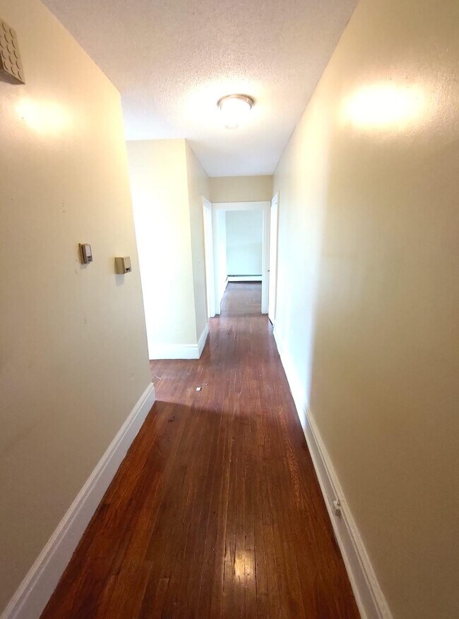 Building Photo - 36 Derby Ave