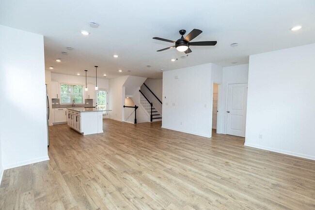 Building Photo - 1530 Brantin Dr