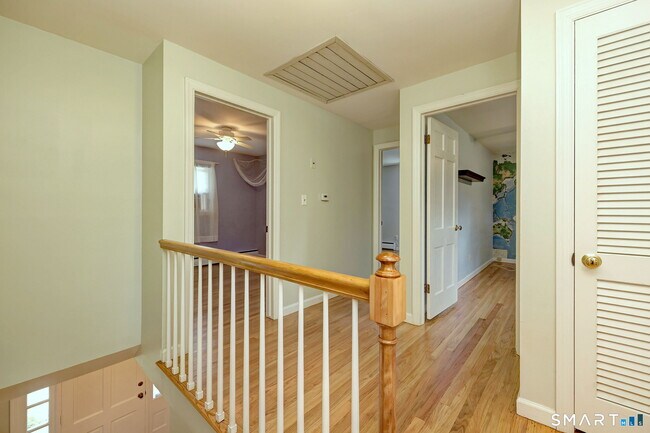 Building Photo - 352 Hitching Post Dr