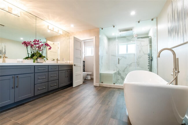 Building Photo - 2275 SW 44th St