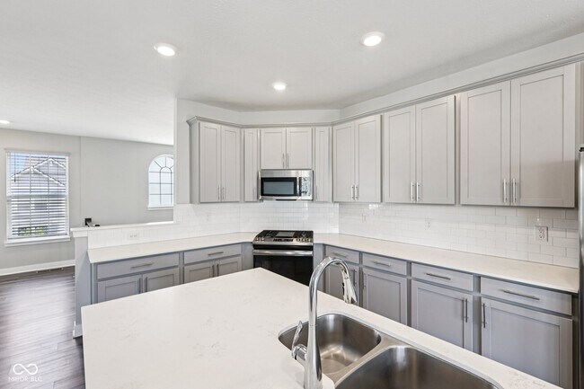 Building Photo - 17285 Dallington St