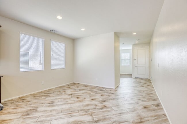 Building Photo - Great 3 bedroom home close to Nellis AFB