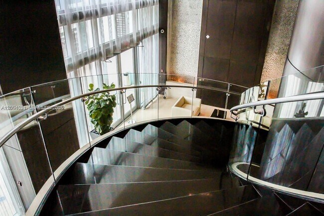 Building Photo - 900 Biscayne Blvd