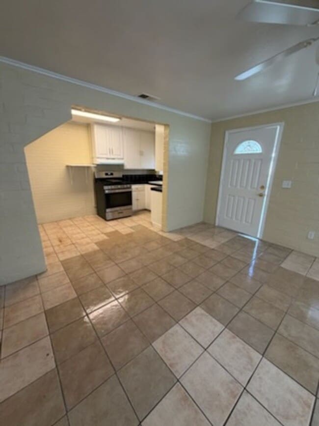 Building Photo - 2 Bedroom, 1 Bath Duplex for Rent In Ceres