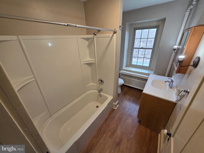 Building Photo - 2022 E Main St