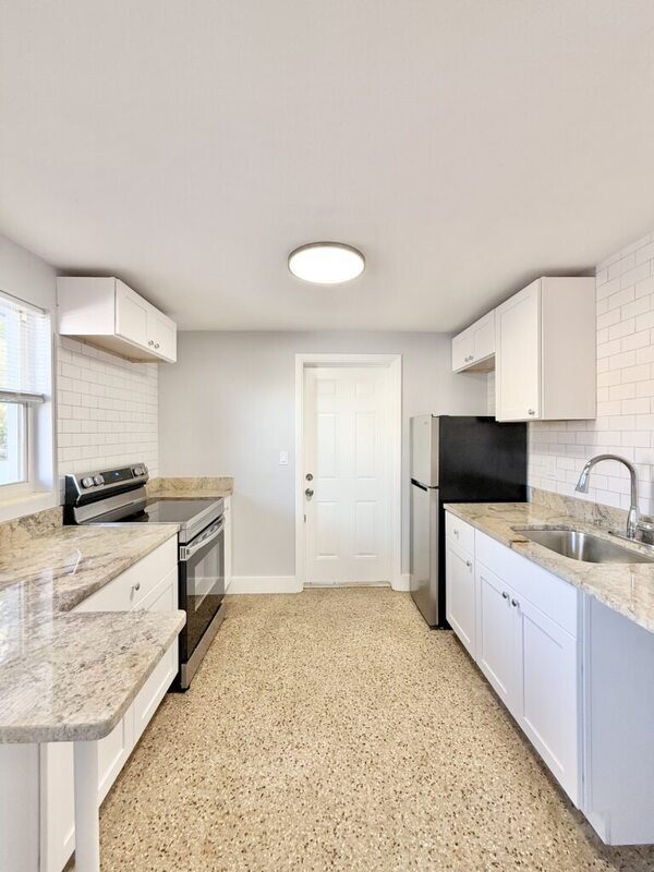 Building Photo - 115 Cleveland Ave SW