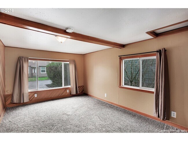 Building Photo - Cute Classic 1950s 2 Bd 1 Ba House + Bonus Room w/ Washer & Dryer, AC and Fenced Spacious Yard!