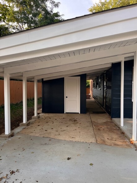 Building Photo - 3355 Gallows Rd