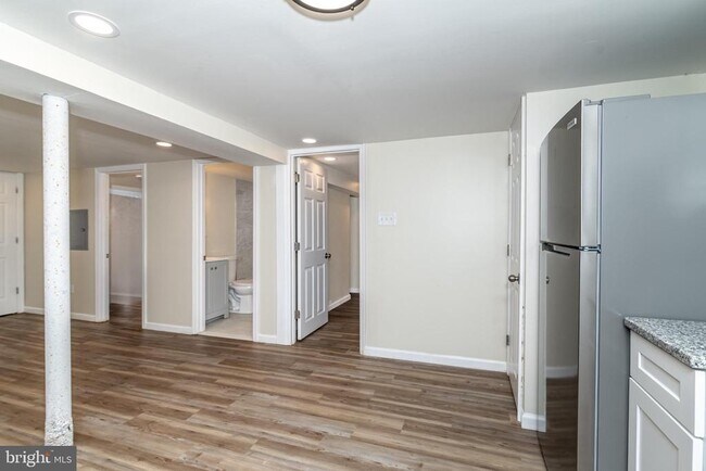 Building Photo - 505 Rand St