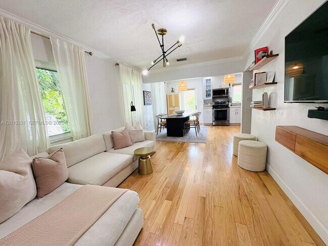 Building Photo - 11 Veragua Ave