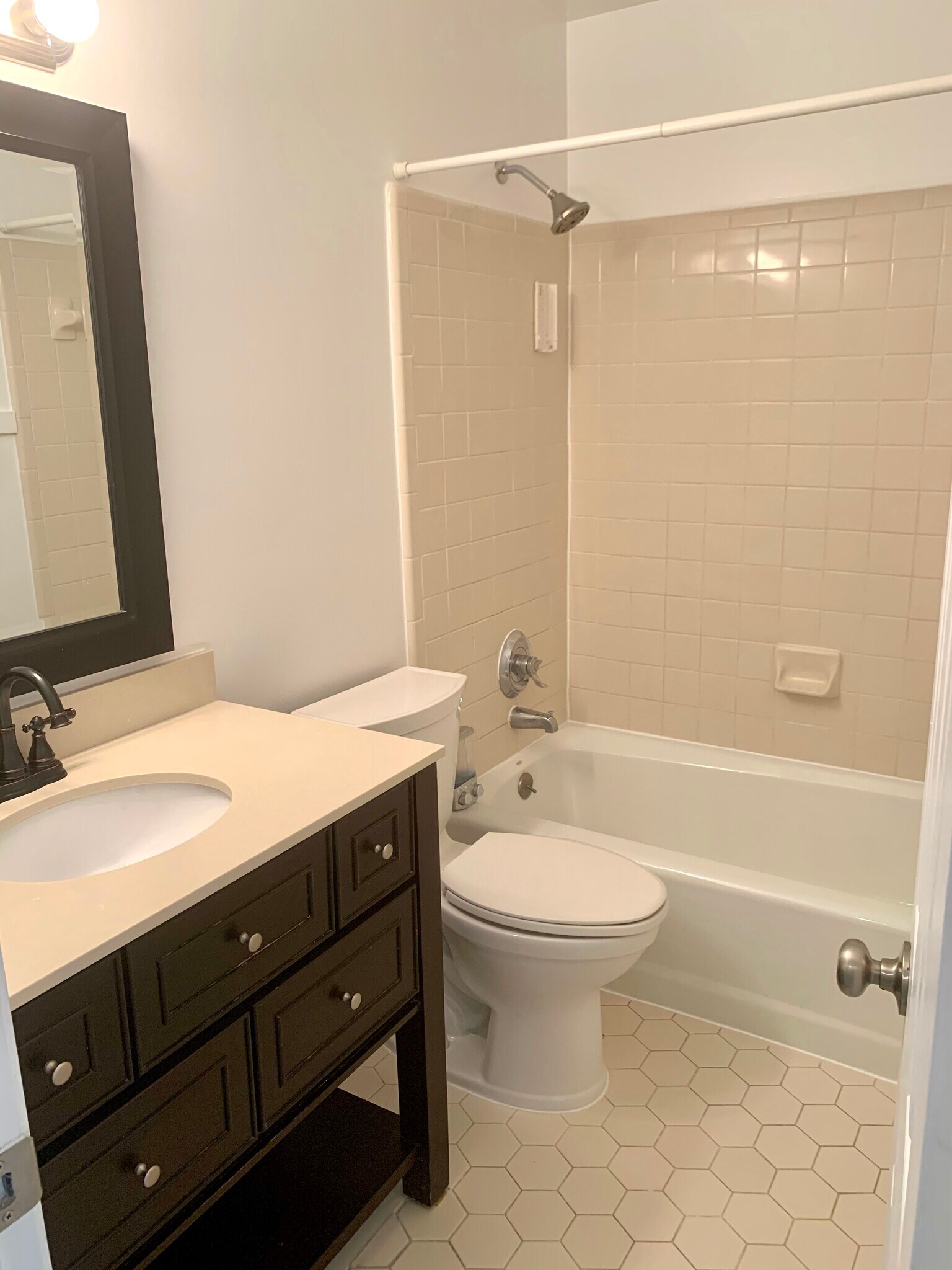 Building Photo - 2906 Old Mill Stream Ct