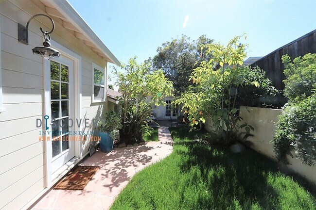 Building Photo - Lincoln Heights Studio Casita With Tranqui...