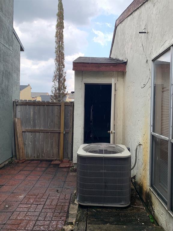 Building Photo - 7712 Windward Passage St