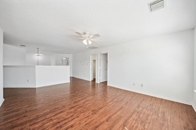 Building Photo - 15026 Magnoliabough Pl
