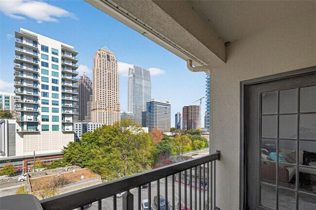 Building Photo - 1075 Peachtree Walk NE
