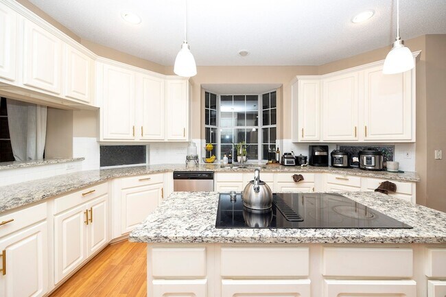 Building Photo - 2106 Hunter Pl Ln