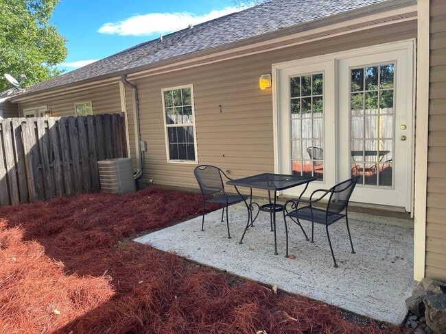 Building Photo - 2215 Bridgeton Rd